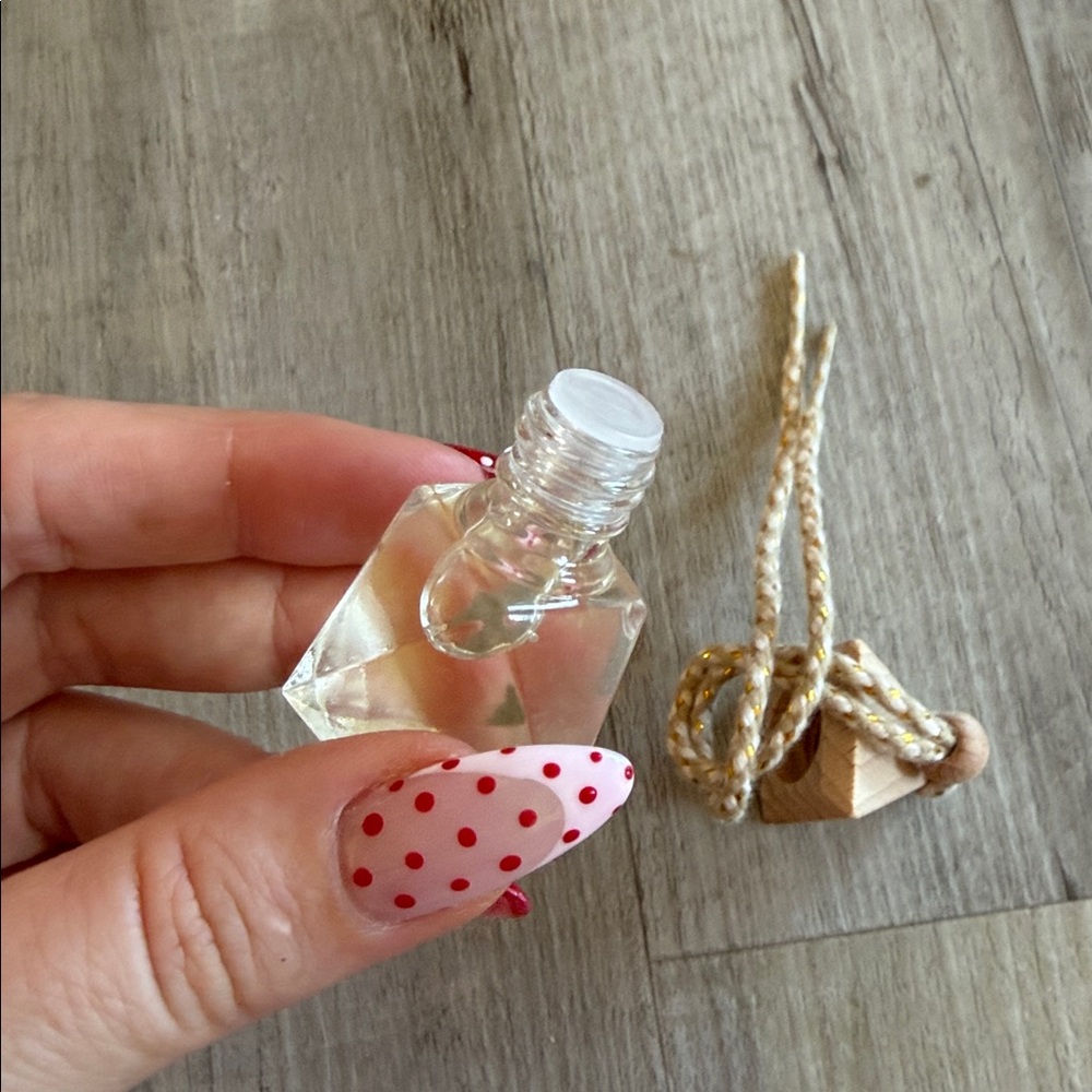 Small wooden hanging diffuser - Picture 2 of 2
